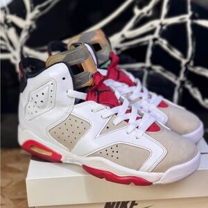 Jordan 6 ‘Hare’ Size 5.5Y